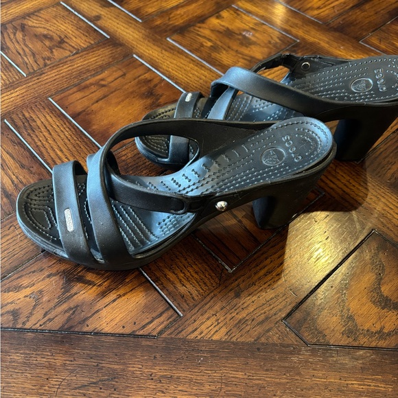 CROCKS size 10 healed sandle - new without box. - Picture 2 of 7